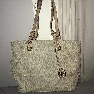 Michael Kors EAST WEST JET SET SIGNATURE LOGO TOTE